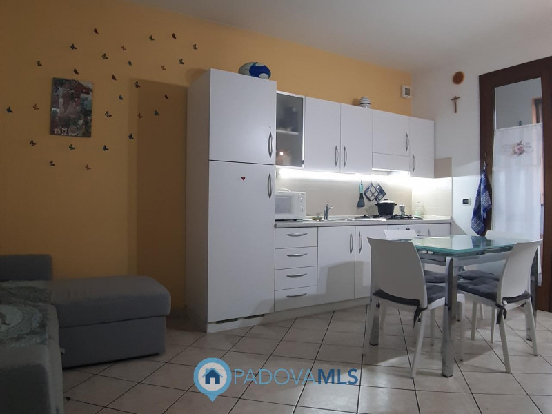 Immobile in esclusiva al Gruppo Padova MLS
Ad Este in quartiere piacevole e tranquillo, comodo al...