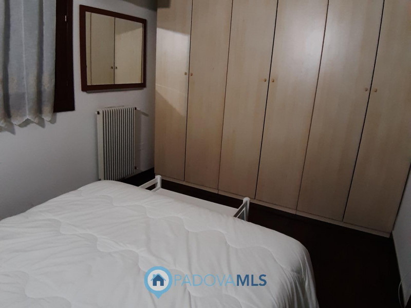Immobile in esclusiva al Gruppo Padova MLS
Ad Este in quartiere piacevole e tranquillo, comodo al...