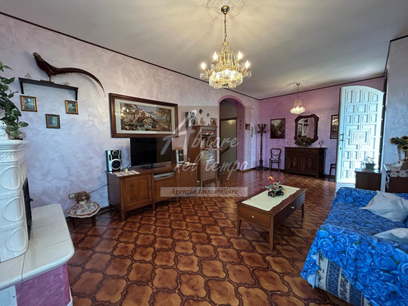 CITTADELLA (PD) - FACCA 

In posizione centrale e comodissima ai servizi, proponiamo in esclusiva...