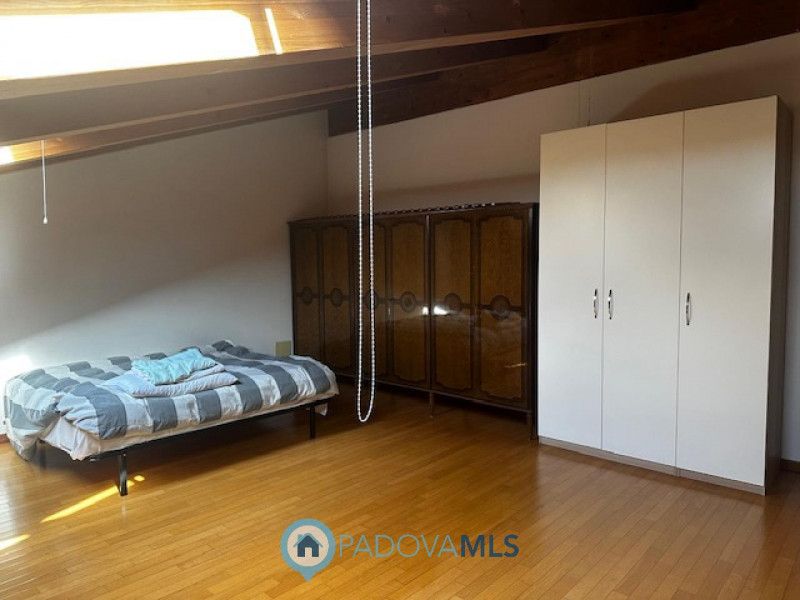 Immobile in esclusiva al Gruppo Padova MLS
Campodarsego in zona centrale e residenziale, comodo a...