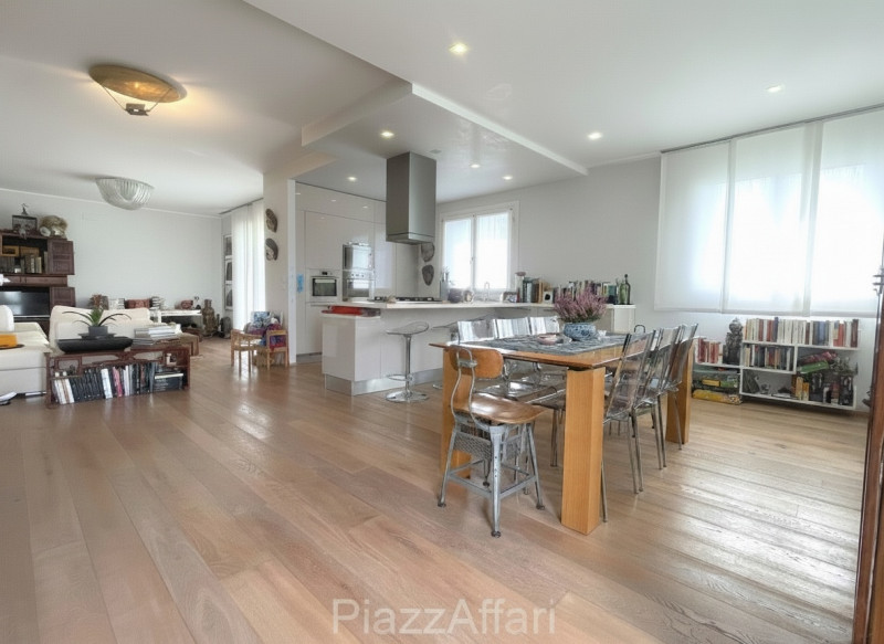 TREVISO - ZONA NORD: In Strada di San Pelaio n. 4, di fronte all'Istituto Statale "FERMI" e con l...