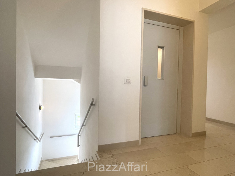 TREVISO - ZONA NORD: In Strada di San Pelaio n. 4, di fronte all'Istituto Statale "FERMI" e con l...