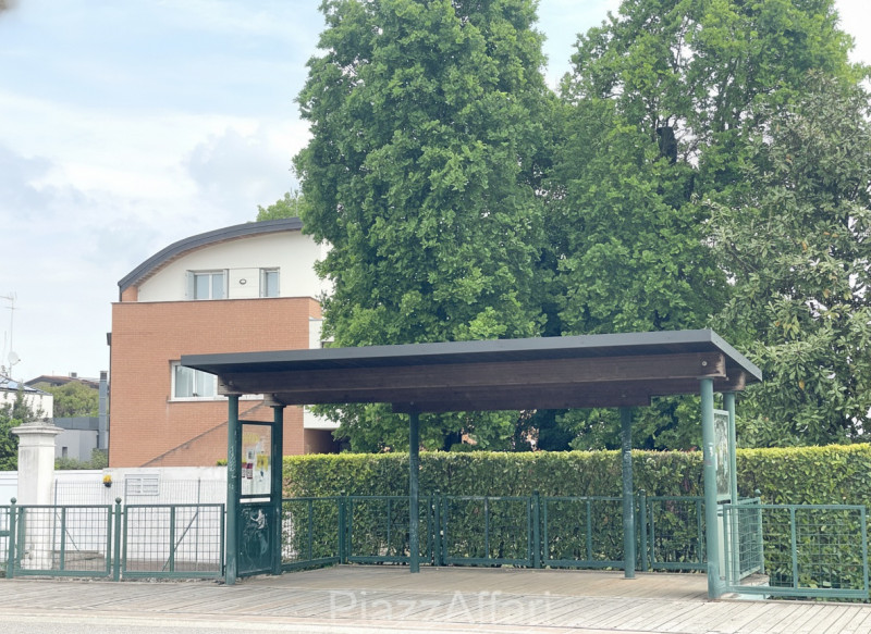 TREVISO - ZONA NORD: In Strada di San Pelaio n. 4, di fronte all'Istituto Statale "FERMI" e con l...