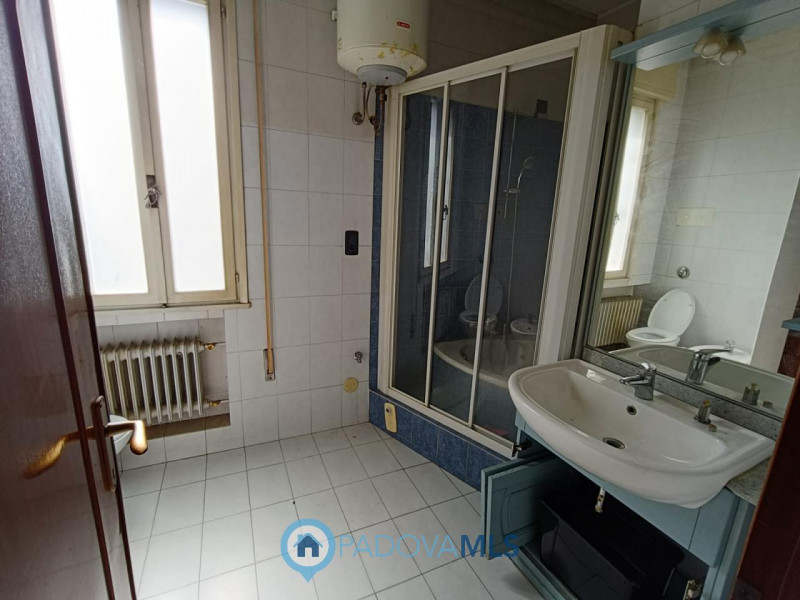 Immobile in esclusiva al Gruppo Padova MLS
Voltabarozzo – Ampia casa singola di cirrca 200mq con ...
