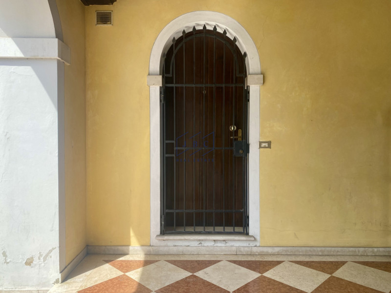 ODERZO - (Treviso)

In un contesto di prestigio a Oderzo, proponiamo ufficio di circa 45 mq comme...