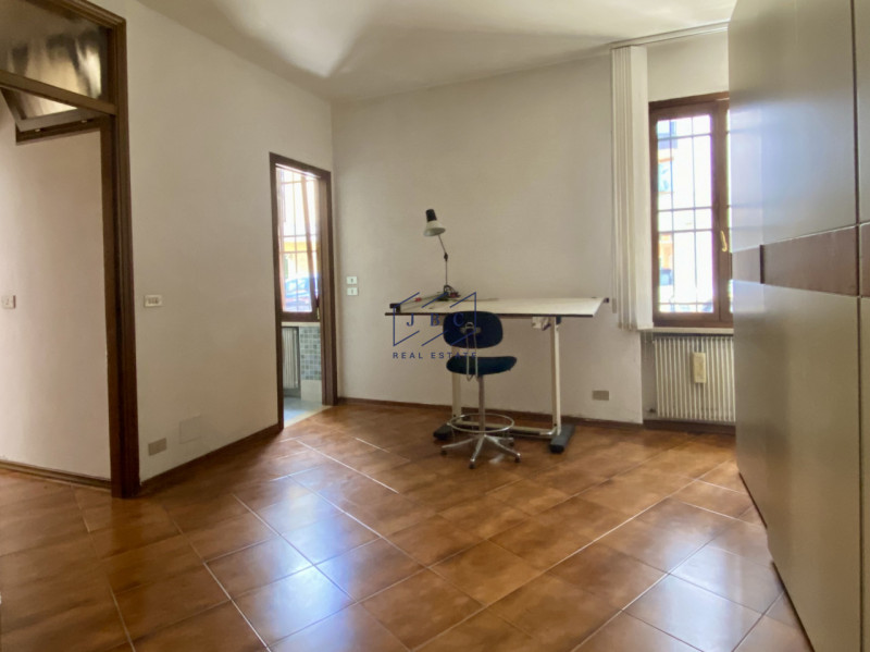 ODERZO - (Treviso)

In un contesto di prestigio a Oderzo, proponiamo ufficio di circa 45 mq comme...