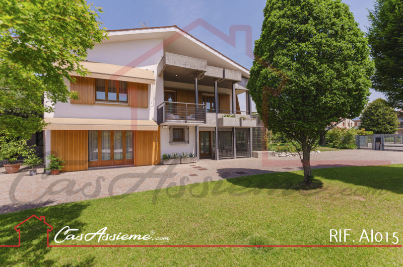 Rif. AI015
NOSTRA ESCLUSIVA - PRENOTA IL TUO OPEN HOUSE!
In frazione di Vedelago, in posizione st...