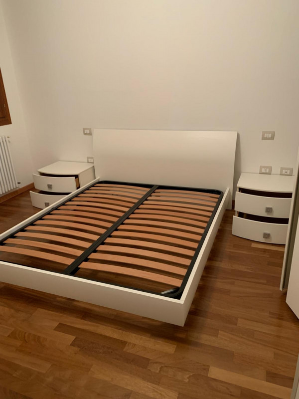 APPARTAMENTO ARREDATO IN LOCAZIONE AL PRIMO PIANO A TERRASSA PADOVANA IN ZONA DI QUARTIERE... E' ...