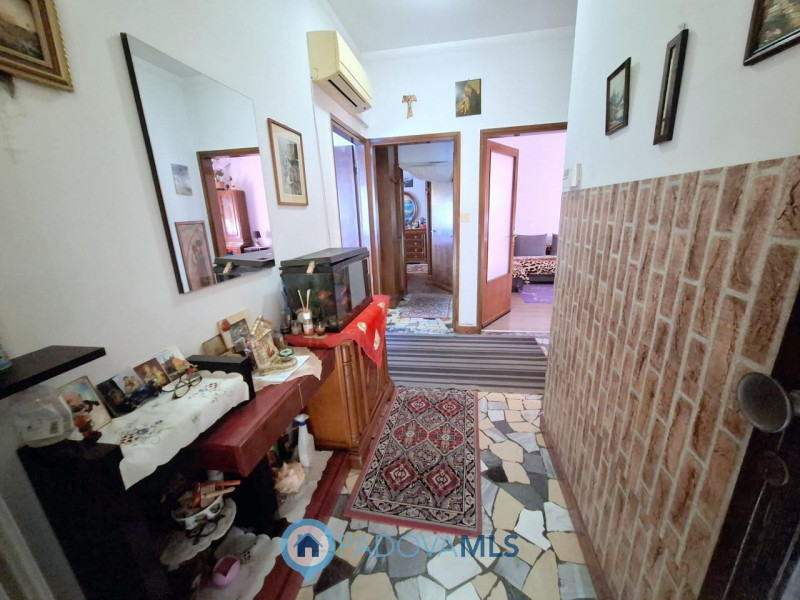 Immobile in esclusiva al Gruppo Padova MLS
PORZIONE DI BIFAMILIARE CON GIARDINO – ARCELLA/S.BELLI...