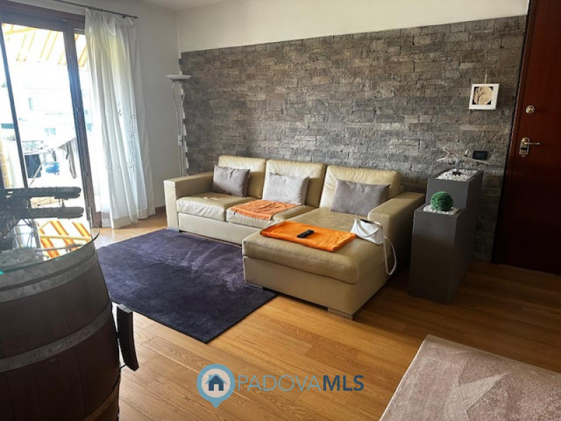 Immobile in esclusiva al Gruppo Padova MLS
Campodarsego in zona centrale e residenziale, comodo a...