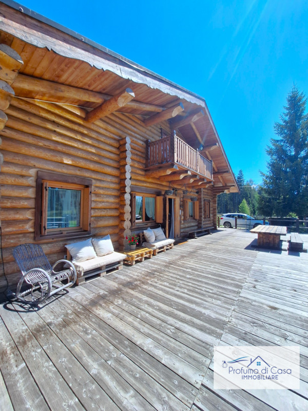 COMELICO SUPERIORE - Vi proponiamo in esclusiva uno splendido Chalet con vista mozzafiato.

Si tr...