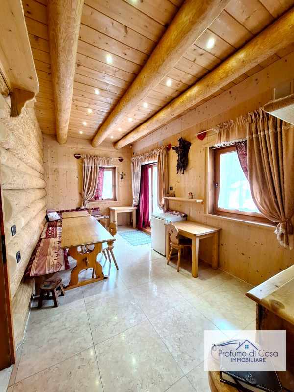COMELICO SUPERIORE - Vi proponiamo in esclusiva uno splendido Chalet con vista mozzafiato.

Si tr...