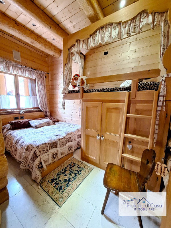 COMELICO SUPERIORE - Vi proponiamo in esclusiva uno splendido Chalet con vista mozzafiato.

Si tr...