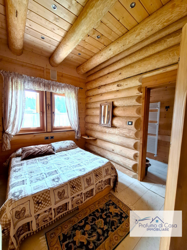 COMELICO SUPERIORE - Vi proponiamo in esclusiva uno splendido Chalet con vista mozzafiato.

Si tr...