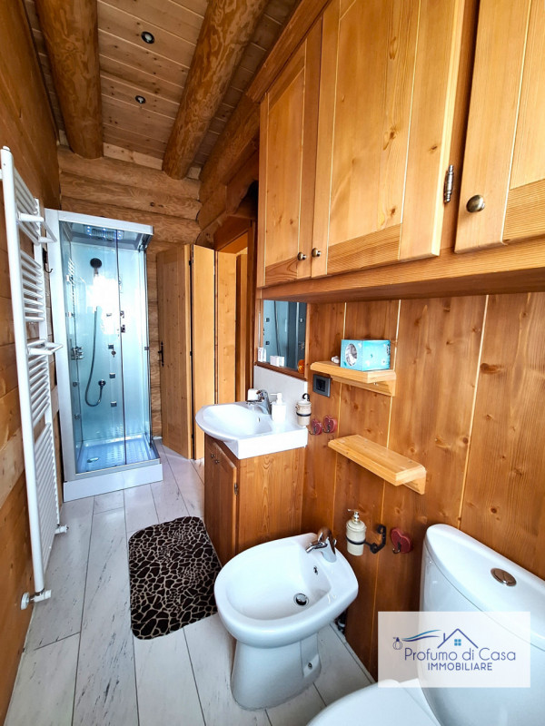 COMELICO SUPERIORE - Vi proponiamo in esclusiva uno splendido Chalet con vista mozzafiato.

Si tr...