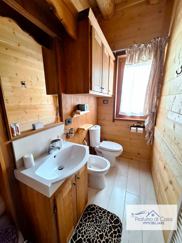 COMELICO SUPERIORE - Vi proponiamo in esclusiva uno splendido Chalet con vista mozzafiato.

Si tr...