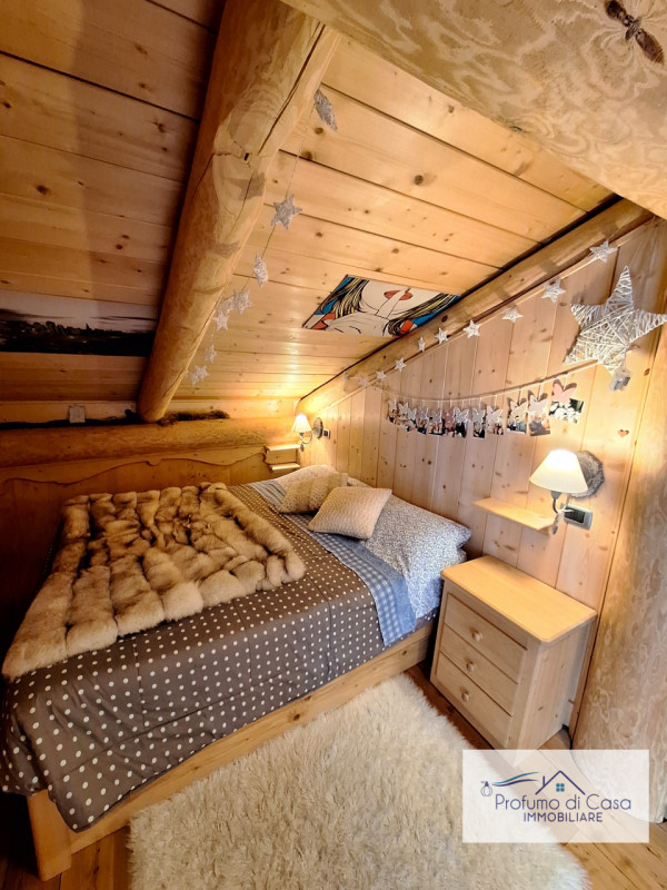 COMELICO SUPERIORE - Vi proponiamo in esclusiva uno splendido Chalet con vista mozzafiato.

Si tr...