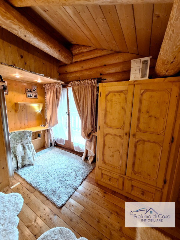 COMELICO SUPERIORE - Vi proponiamo in esclusiva uno splendido Chalet con vista mozzafiato.

Si tr...