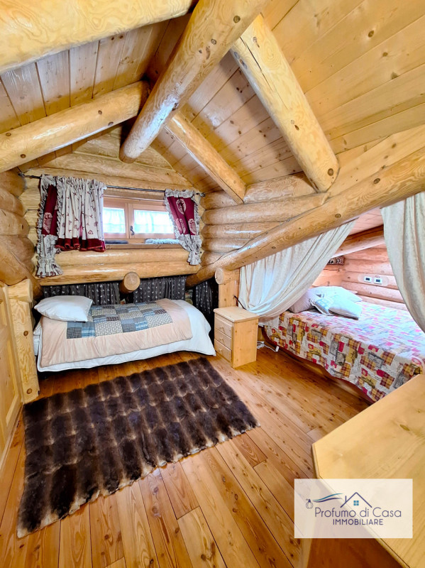 COMELICO SUPERIORE - Vi proponiamo in esclusiva uno splendido Chalet con vista mozzafiato.

Si tr...