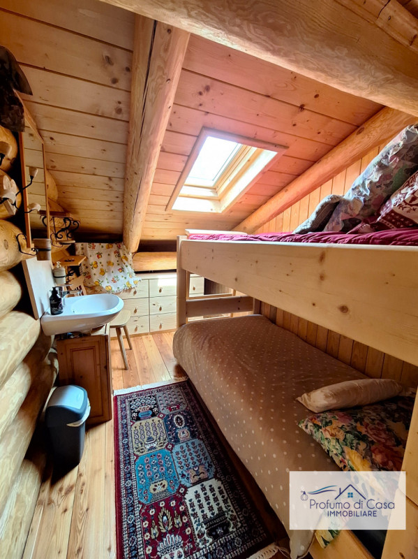 COMELICO SUPERIORE - Vi proponiamo in esclusiva uno splendido Chalet con vista mozzafiato.

Si tr...