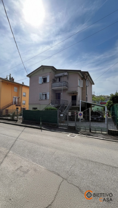 Scopri questa straordinaria opportunità immobiliare nel cuore di Padova, nella ricercata zona di ...
