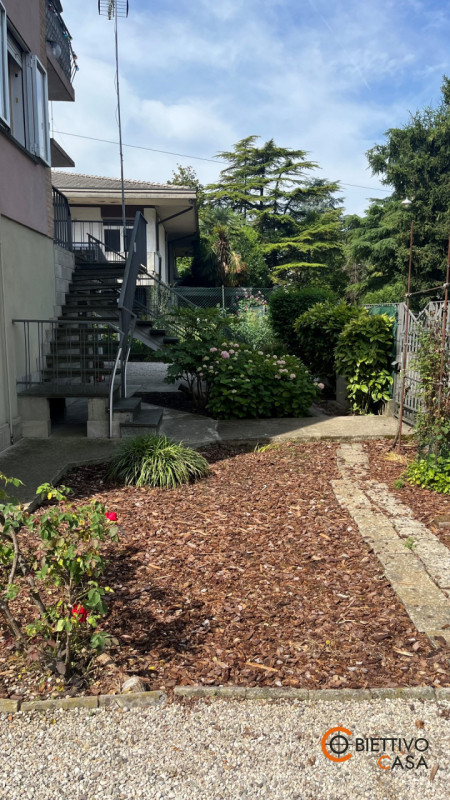 Scopri questa straordinaria opportunità immobiliare nel cuore di Padova, nella ricercata zona di ...