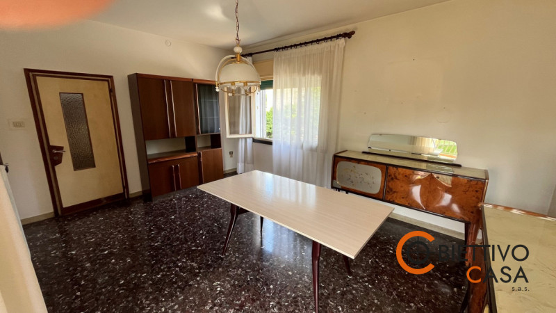 Scopri questa straordinaria opportunità immobiliare nel cuore di Padova, nella ricercata zona di ...