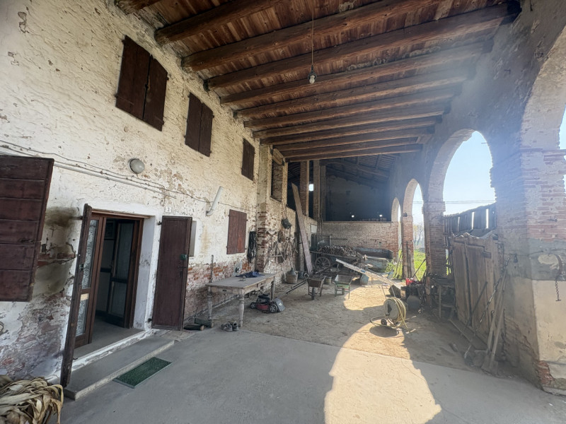 Ad Arlesega di Mestrino, immersa nella tranquillità della campagna veneta ma allo stesso tempo co...