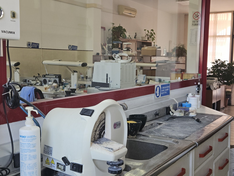 In esclusiva presso la nostra agenzia, proponiamo un negozio laboratorio di oltre 100 mq. situato...
