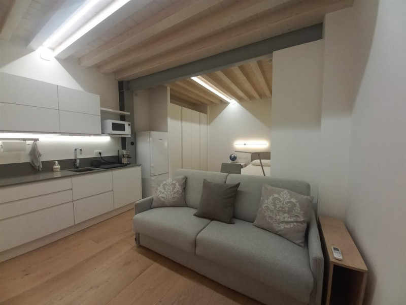 VICENZA, CORSO PALLADIO: DELIZIOSO PIED-A-TERRE COMPLETAMENTE ARREDATO, DISPONIBILE SUBITO, EURO ...