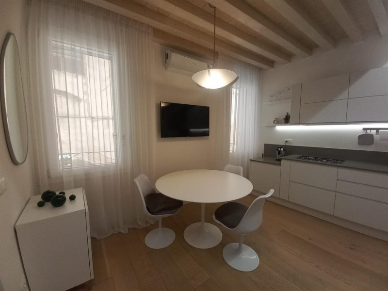 VICENZA, CORSO PALLADIO: DELIZIOSO PIED-A-TERRE COMPLETAMENTE ARREDATO, DISPONIBILE SUBITO, EURO ...