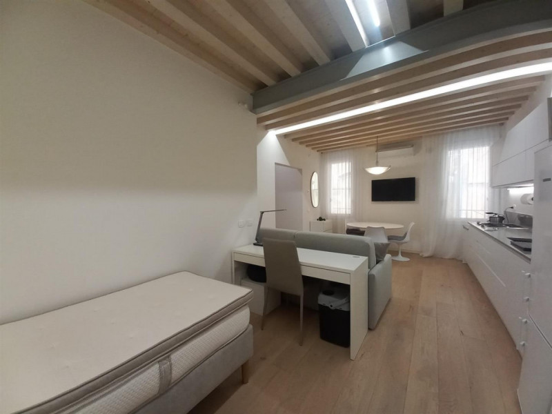 VICENZA, CORSO PALLADIO: DELIZIOSO PIED-A-TERRE COMPLETAMENTE ARREDATO, DISPONIBILE SUBITO, EURO ...