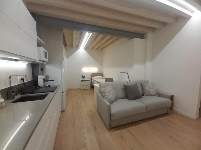 VICENZA, CORSO PALLADIO: DELIZIOSO PIED-A-TERRE COMPLETAMENTE ARREDATO, DISPONIBILE SUBITO, EURO ...