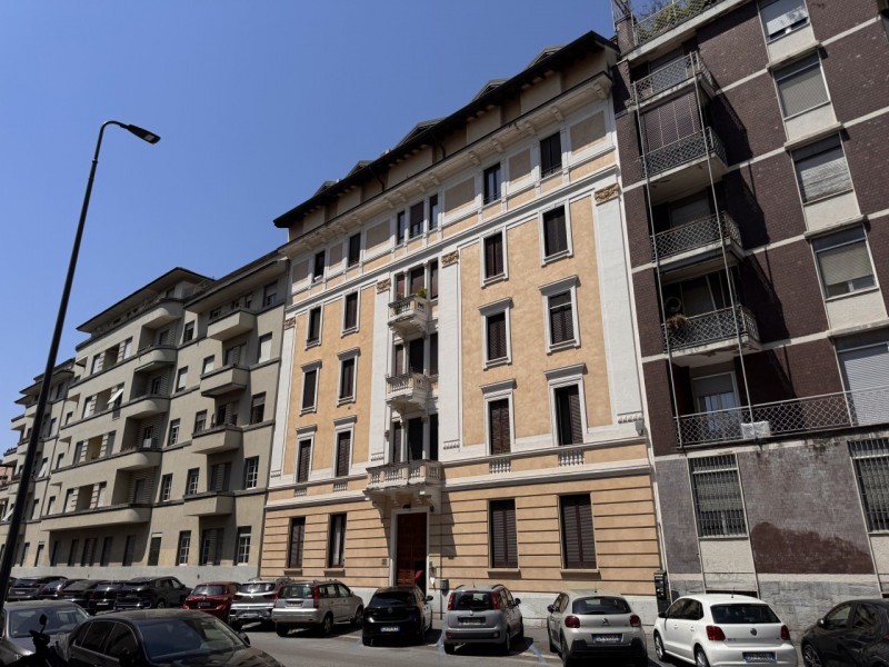 Rif. BA112 (per info 393 9878704 Daniel)

In Via Lattanzio, in un contesto residenziale servito, ...