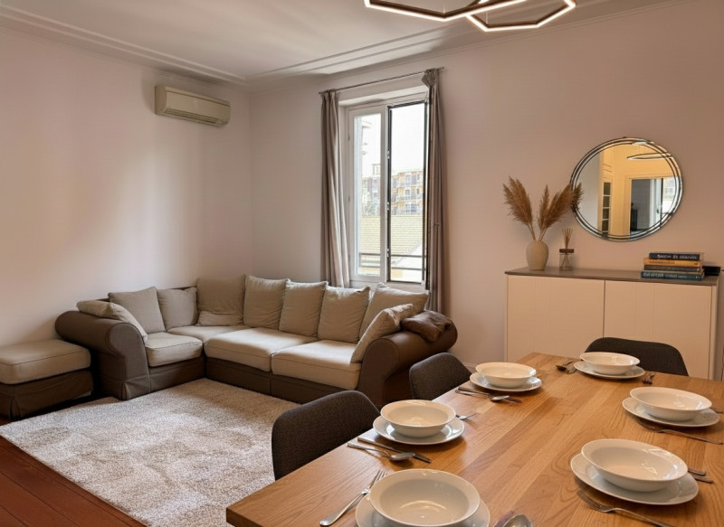 Rif. BA112 (per info 393 9878704 Daniel)

In Via Lattanzio, in un contesto residenziale servito, ...
