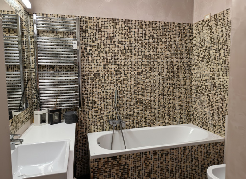 Rif. BA112 (per info 393 9878704 Daniel)

In Via Lattanzio, in un contesto residenziale servito, ...