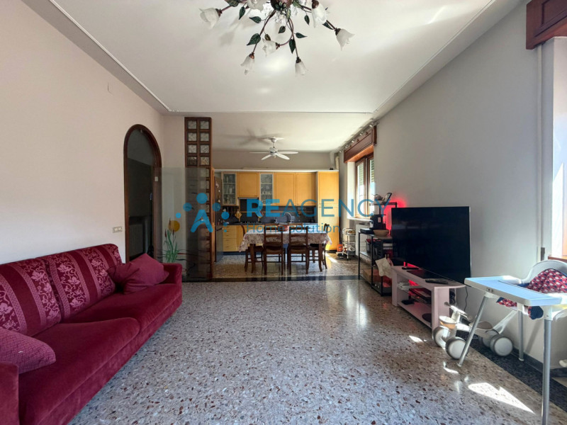 Situato in una zona Centrale a Montebello Vicentino, comoda a tutti i principali servizi, proponi...
