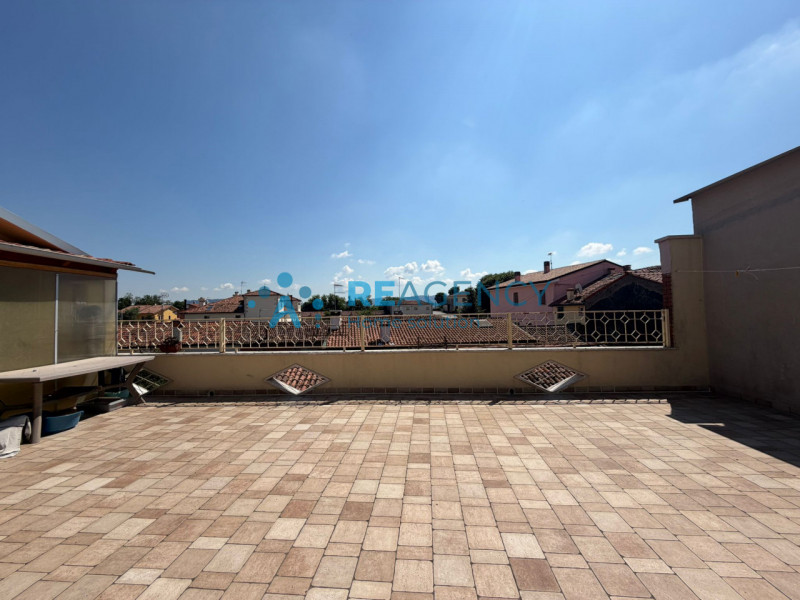 Situato in una zona Centrale a Montebello Vicentino, comoda a tutti i principali servizi, proponi...