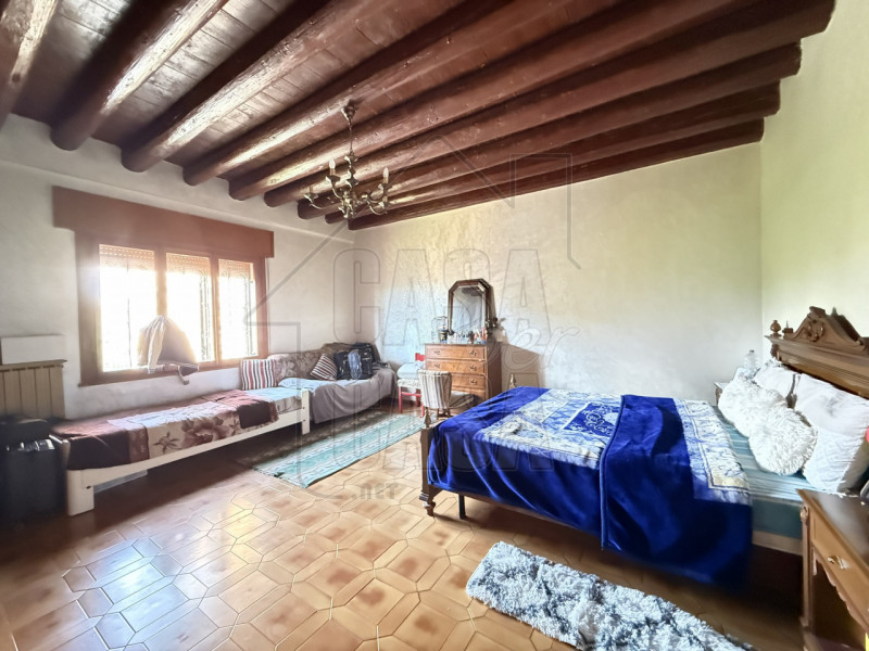 Proponiamo in vendita esclusiva casa accostata in zona tranquilla ad Ospedaletto Euganeo.
Con una...