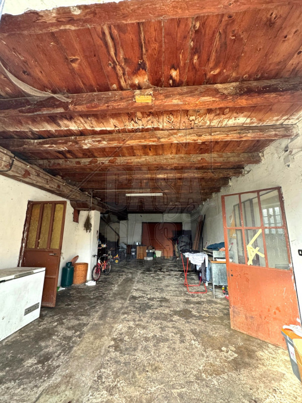 Proponiamo in vendita esclusiva casa accostata in zona tranquilla ad Ospedaletto Euganeo.
Con una...