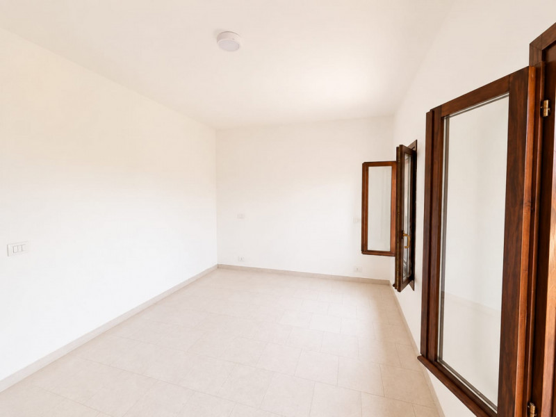 A Resana, in una zona residenziale tranquilla e ben servita ma a pochi minuti dalla tangenziale, ...