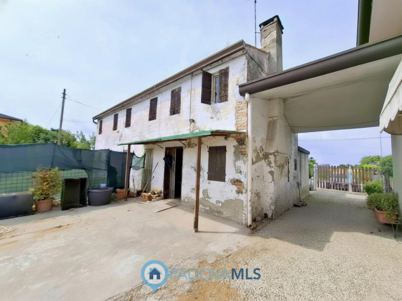 Immobile in esclusiva al Gruppo Padova MLS
RUSTICO CON 2 UNITA' COMPLETAMENTE DA RISTRUTTURARE A ...