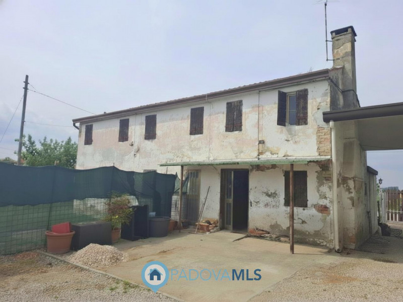 Immobile in esclusiva al Gruppo Padova MLS
RUSTICO CON 2 UNITA' COMPLETAMENTE DA RISTRUTTURARE A ...