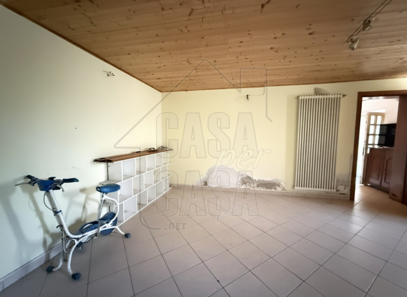 Proponiamo in vendita esclusiva casa singola su due livelli nella zona di Saletto (Borgo Veneto)....