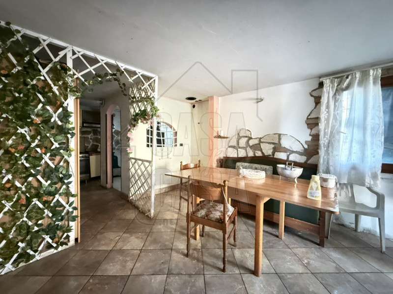 Proponiamo in vendita esclusiva casa singola su due livelli nella zona di Saletto (Borgo Veneto)....