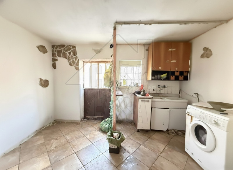Proponiamo in vendita esclusiva casa singola su due livelli nella zona di Saletto (Borgo Veneto)....