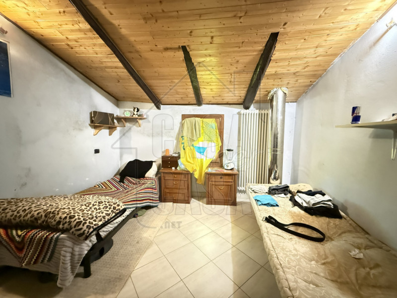 Proponiamo in vendita esclusiva casa singola su due livelli nella zona di Saletto (Borgo Veneto)....