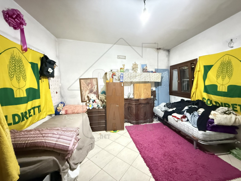 Proponiamo in vendita esclusiva casa singola su due livelli nella zona di Saletto (Borgo Veneto)....