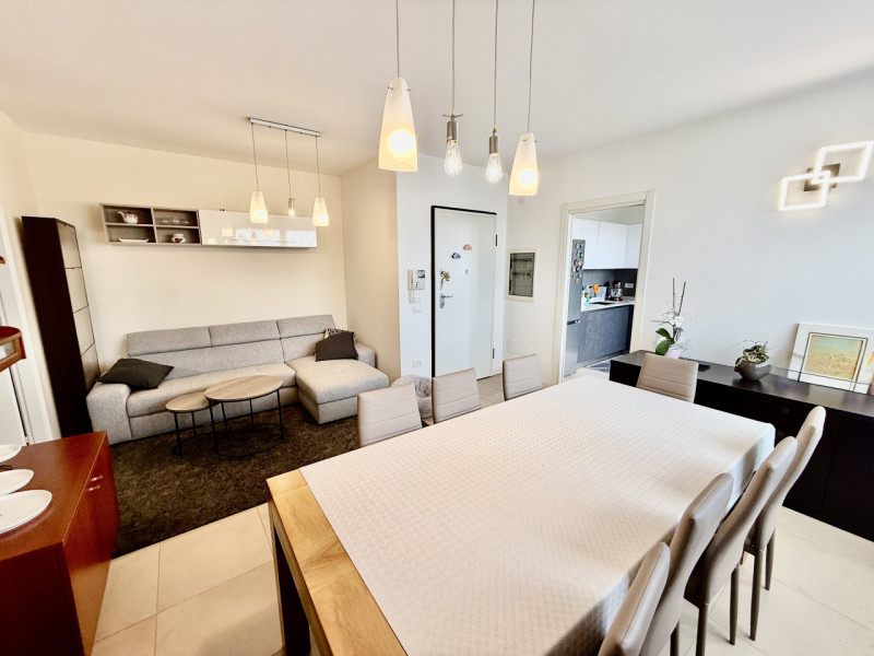 (Per INFO 3888920530) NOSTRA ESCLUSIVA Proponiamo in vendita un elegante appartamento quadrilocal...