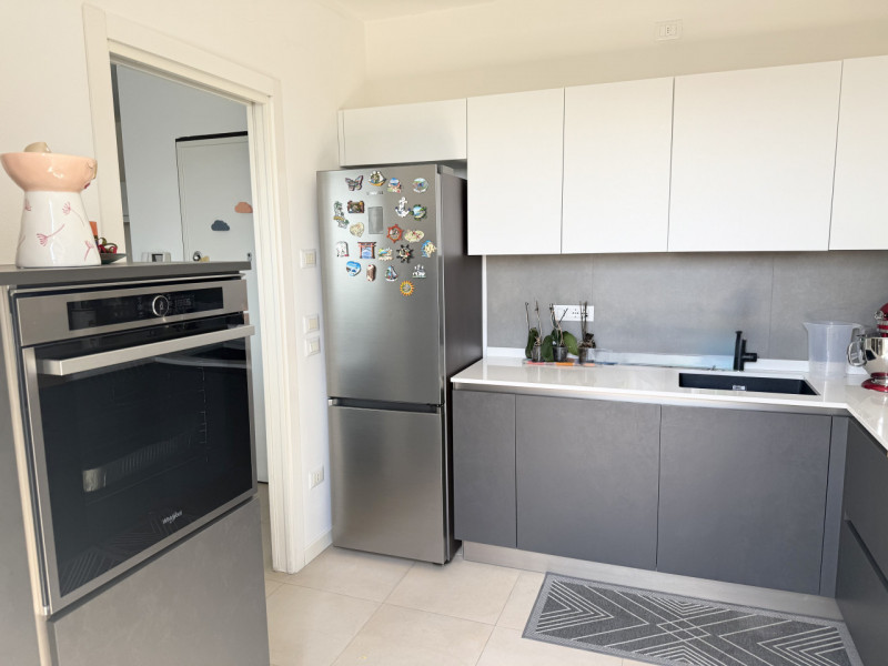(Per INFO 3888920530) NOSTRA ESCLUSIVA Proponiamo in vendita un elegante appartamento quadrilocal...
